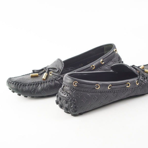 Shop Louis Vuitton Gloria flat loafer (1A3QNY) by LesAiles