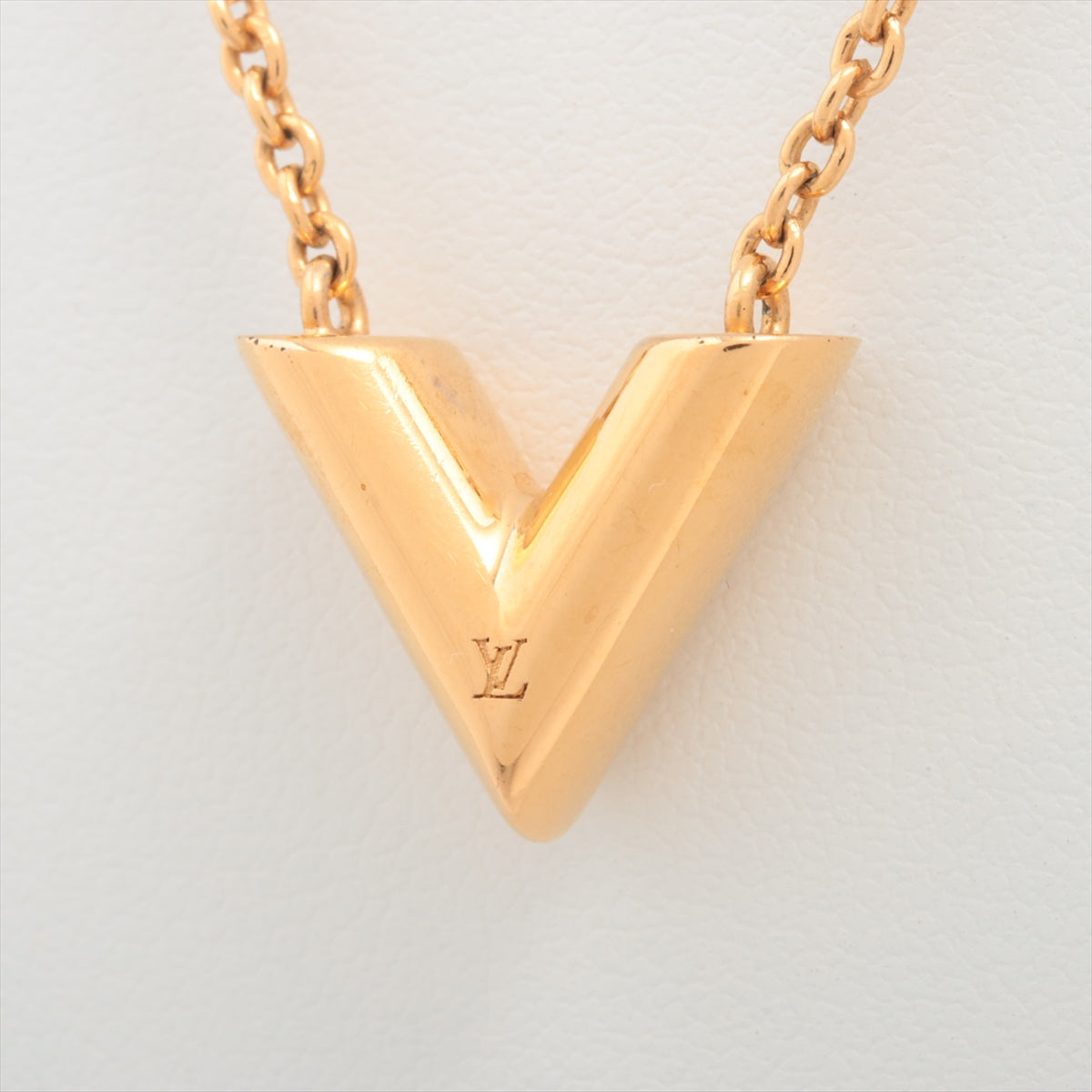 Essential V Supple Necklace S00  Women  Fashion Jewelry  LOUIS VUITTON 