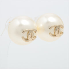 ITEM 20 - Chanel Coco CC Large Pearl Costume Earrings