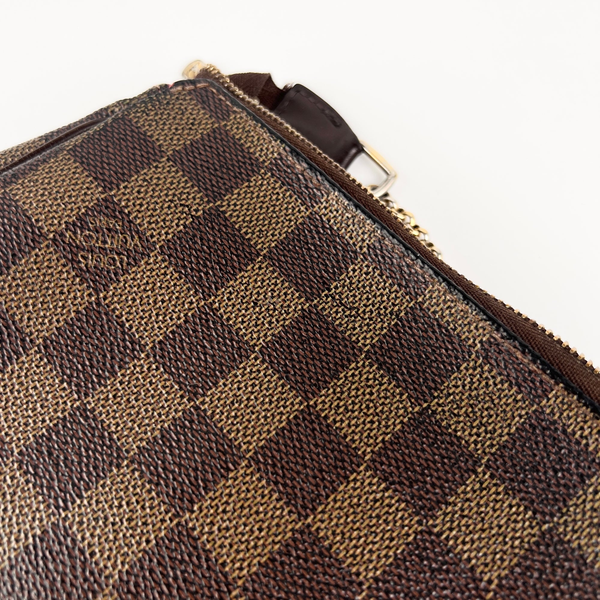 LOUIS VUITTON Damier Ebene Eva Clutch 1297036