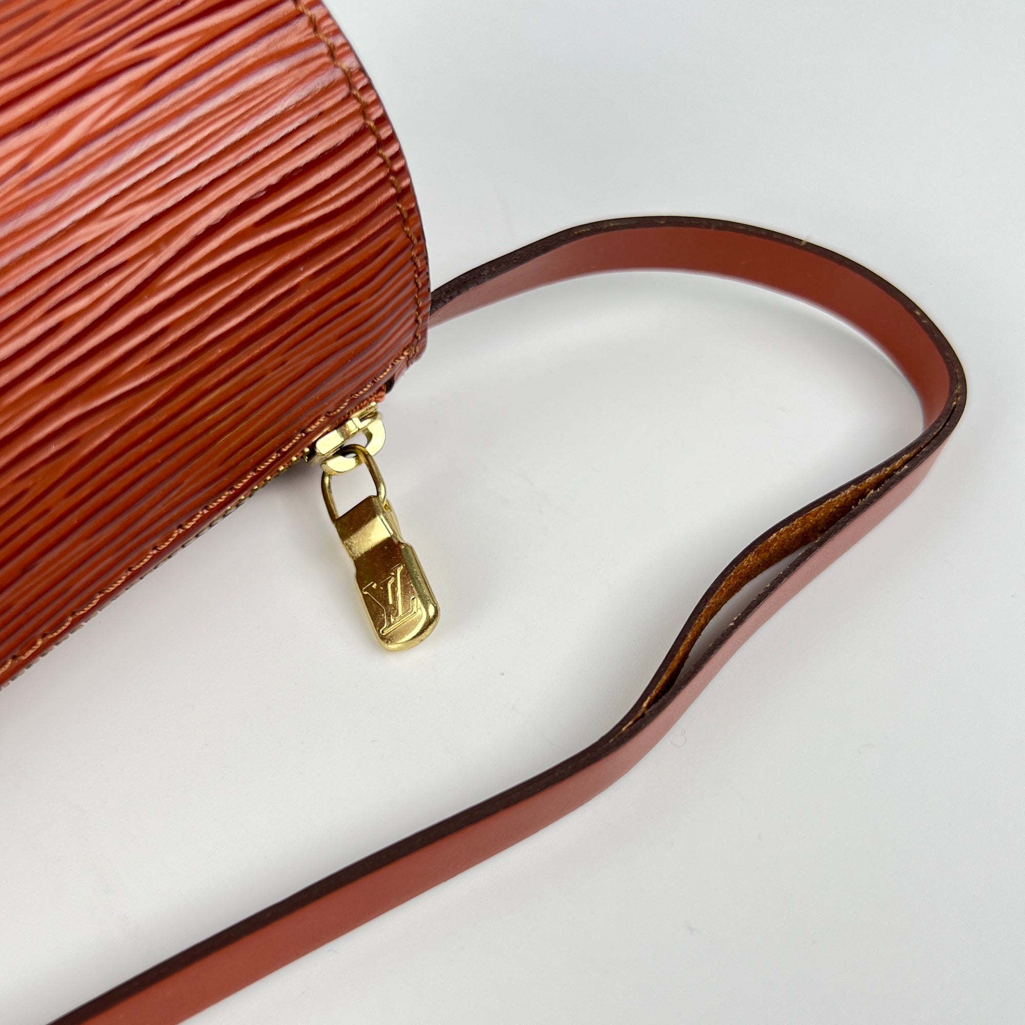 Papillon leather handbag Louis Vuitton Brown in Leather - 29179444