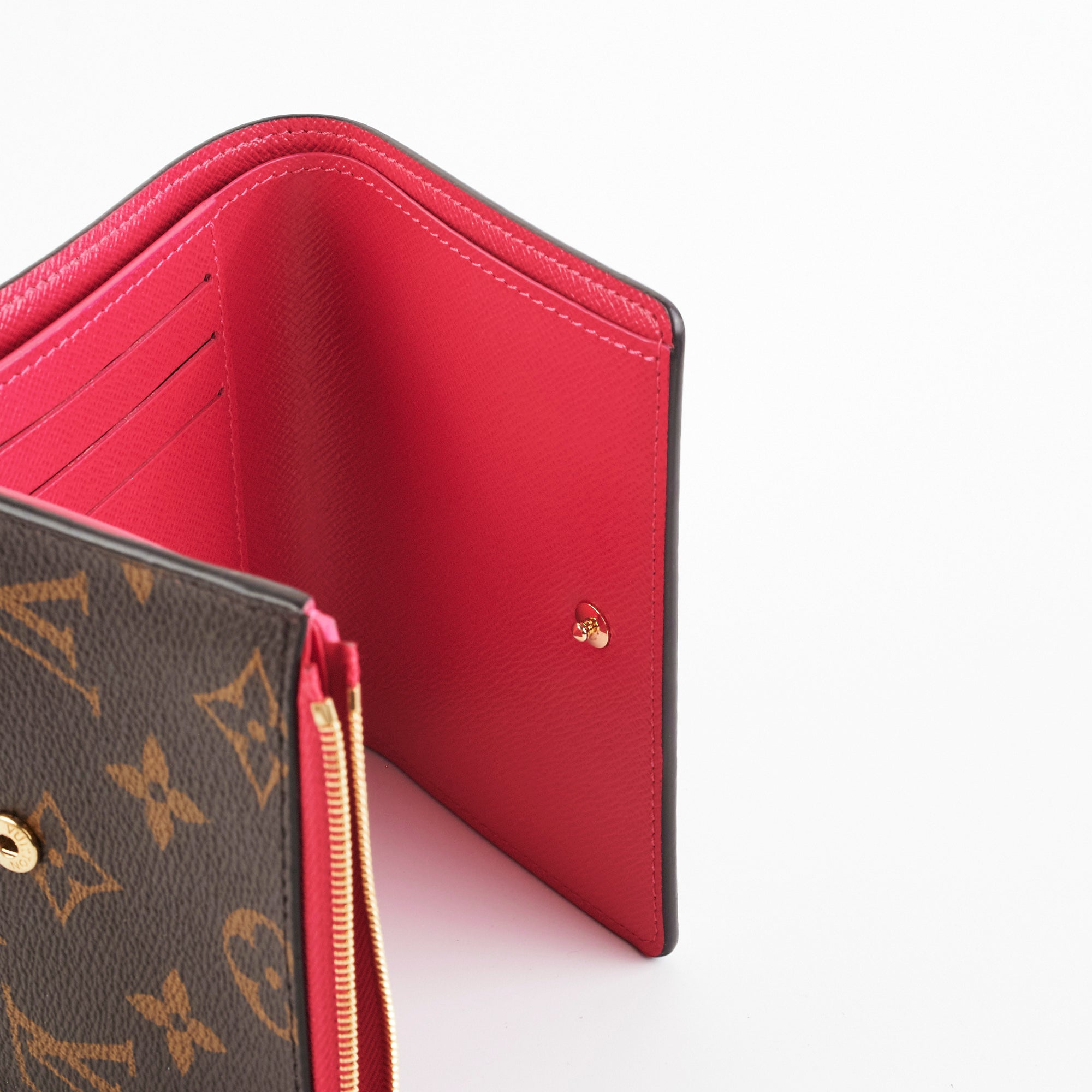 Limited Collection ! Louis Vuitton M68492 Monogram Christmas Animation Victorine  Wallet - The Attic Place