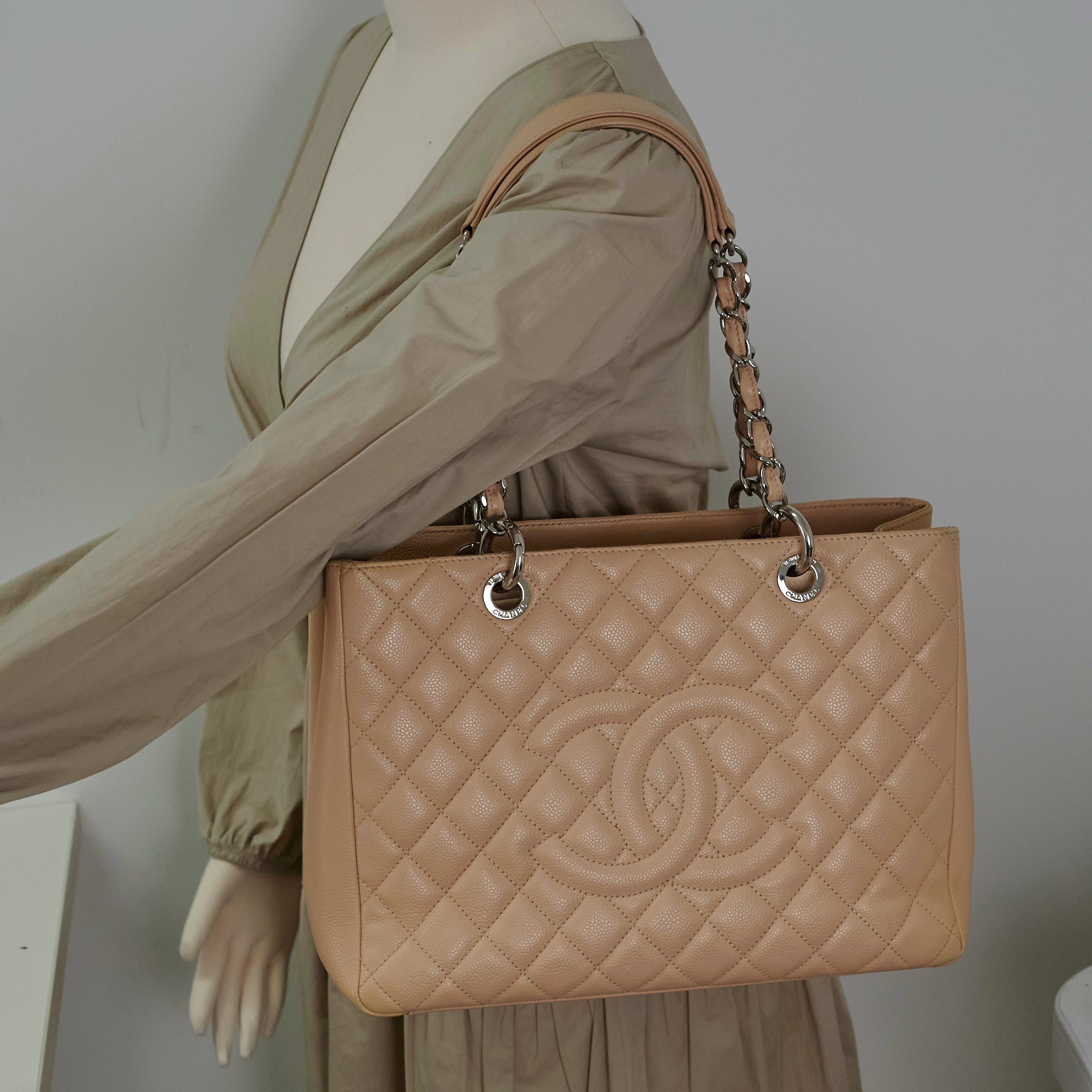 CHANEL Caviar Grand Shopping Tote GST Beige – PearlaaClosetLLC