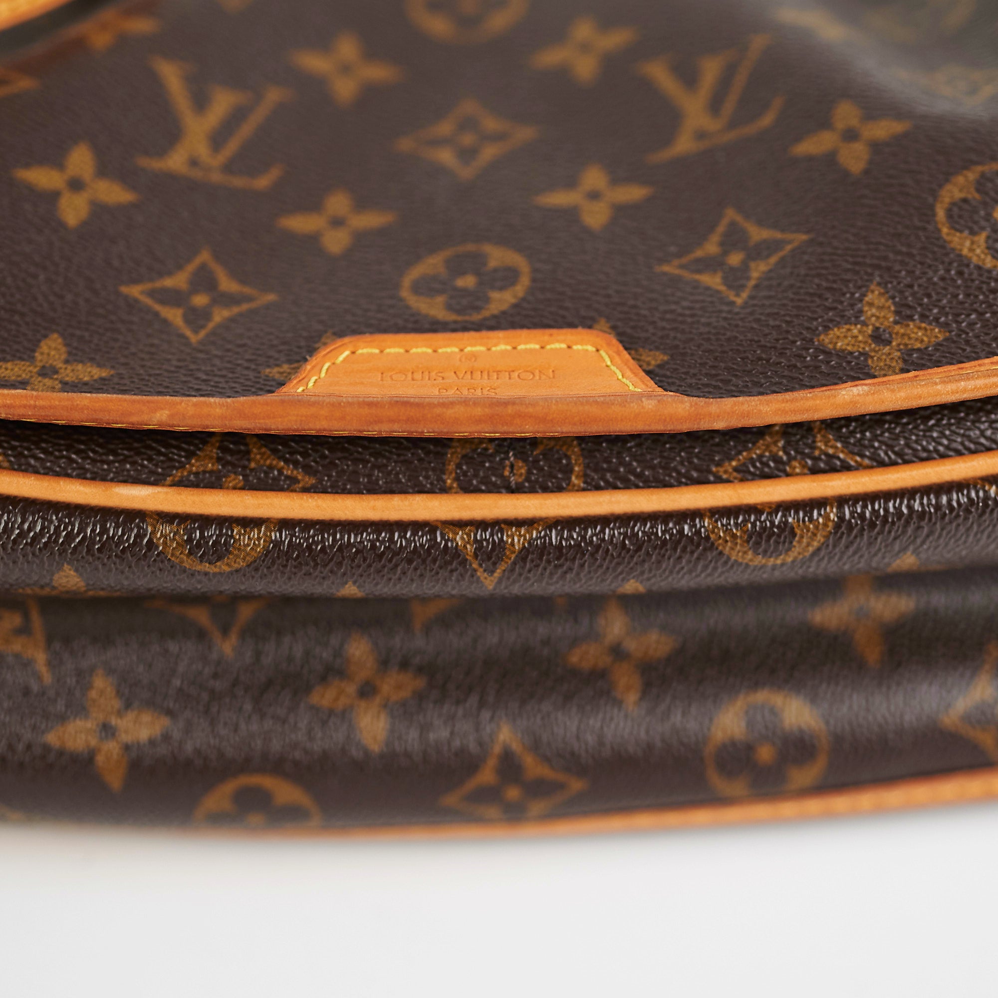 Louis Vuitton Monogram Menilmontant MM (SHG-EHgcVF) – LuxeDH