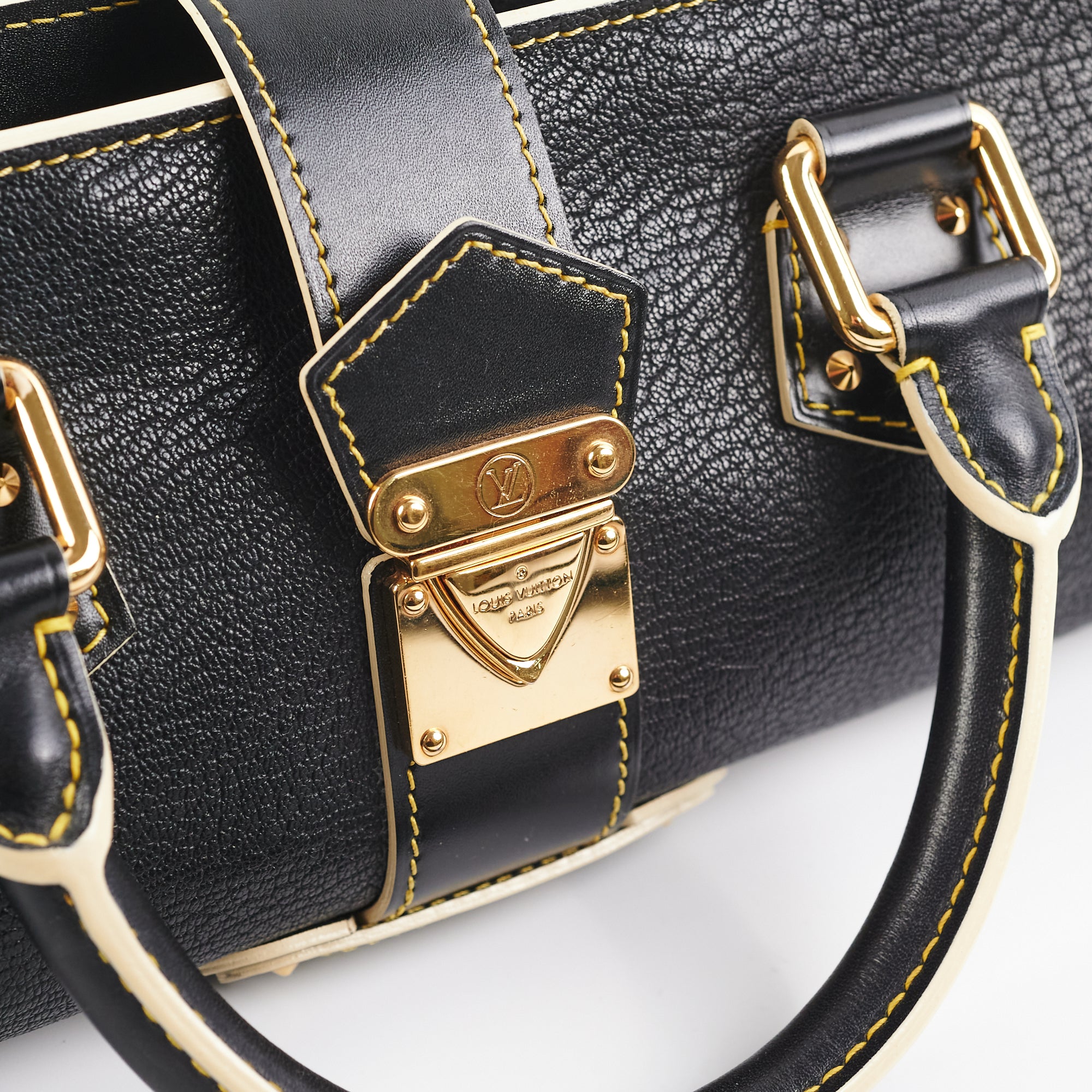 Louis Vuitton Black Suhali L'Epanoui PM Bag – The Closet