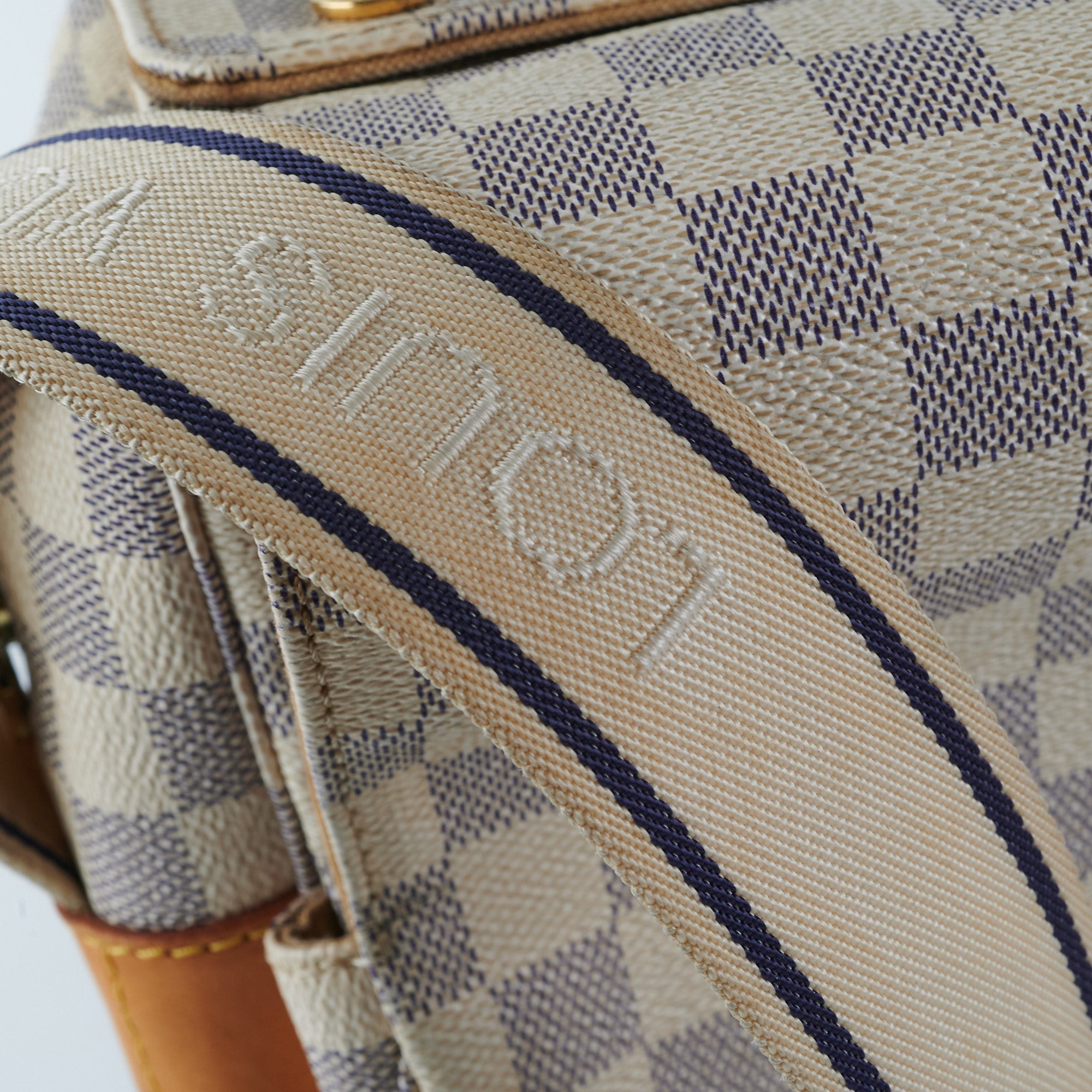 Louis Vuitton Damier Azur Naviglio Messenger Bag (SHF-FfGlsH) – LuxeDH