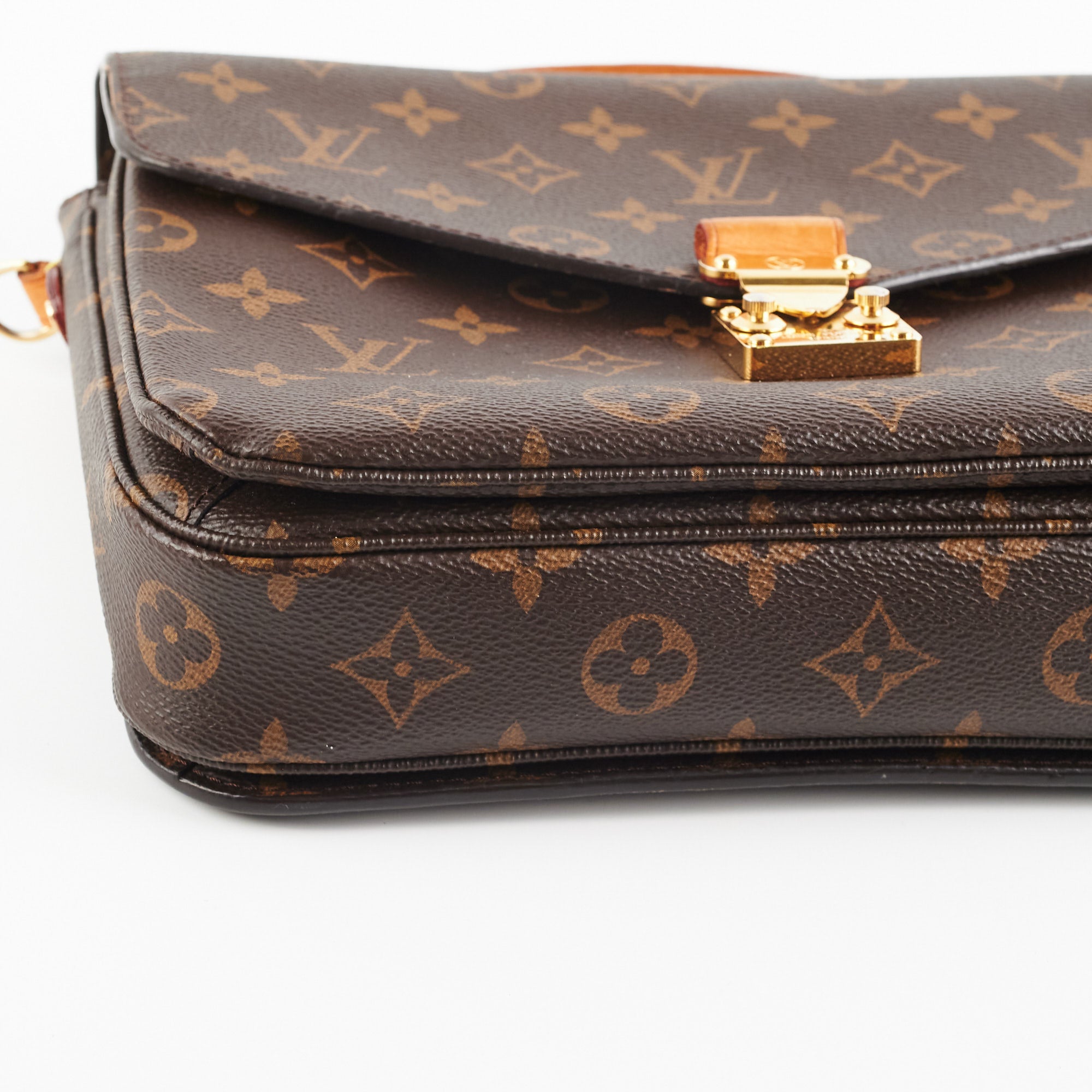 Louis Vuitton Pochette Metis Monogram – The Luxury Shopper