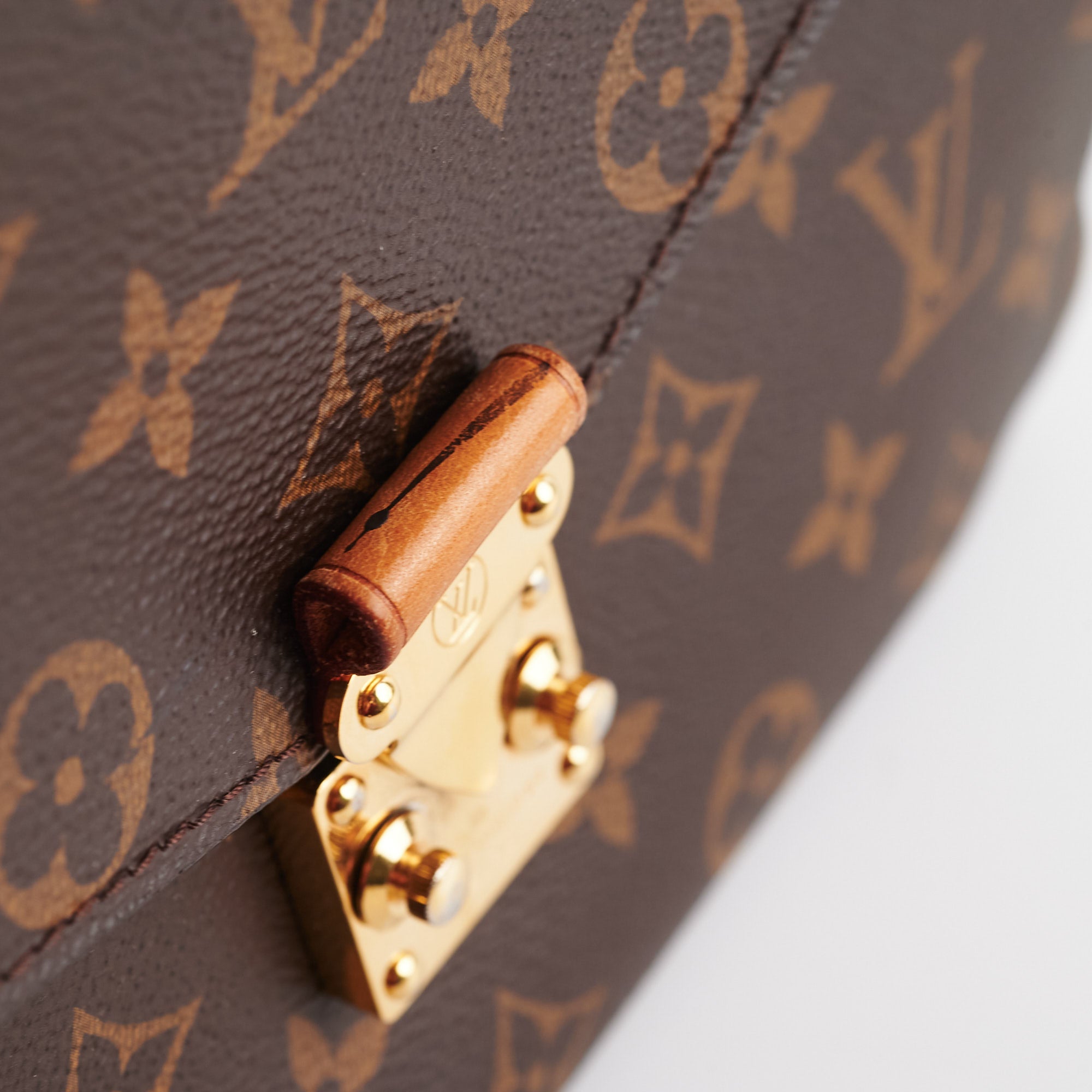 Louis Vuitton Pochette Metis Monogram Bag - THE PURSE AFFAIR