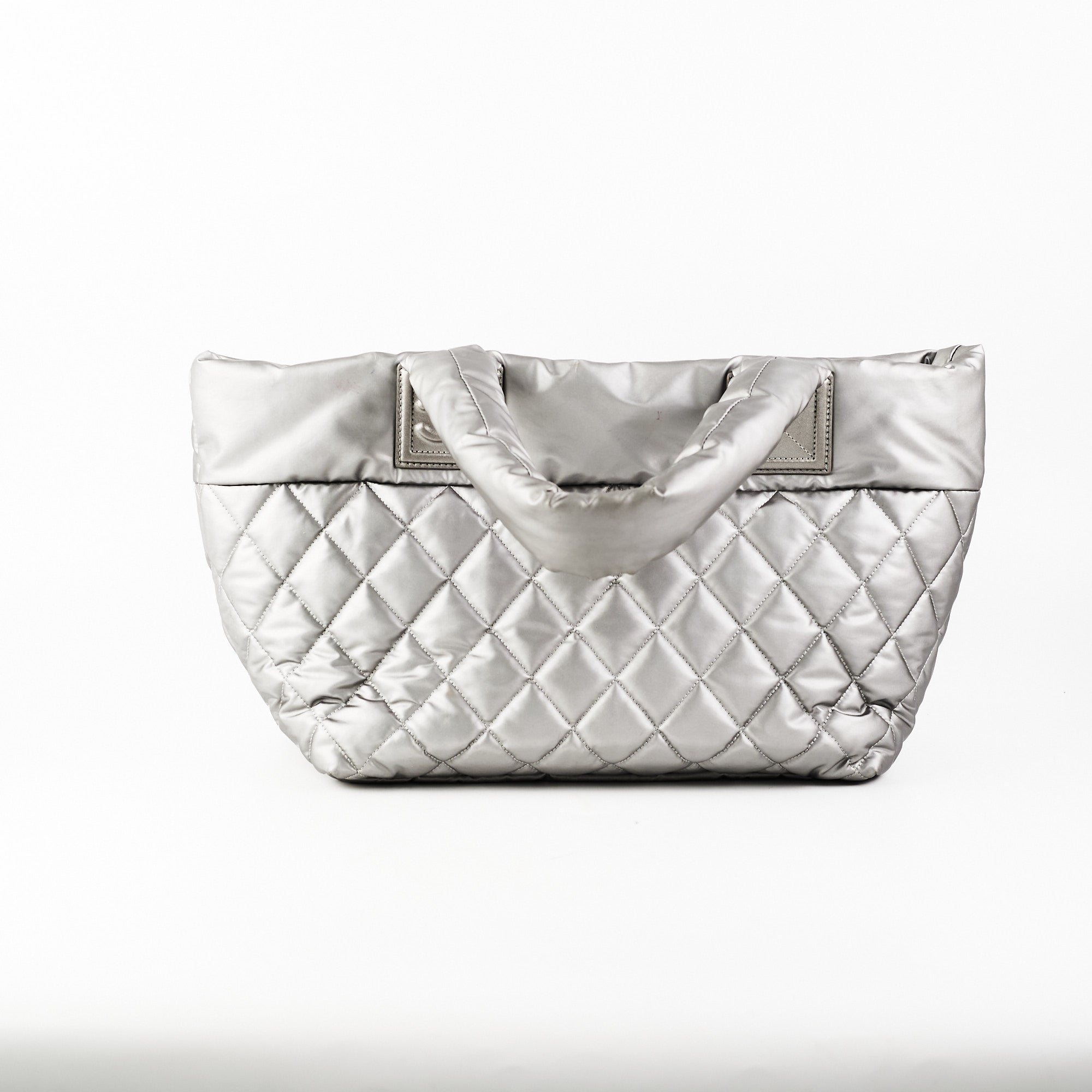Chanel Coco Cocoon Tote Bag (SHG-36396) – LuxeDH