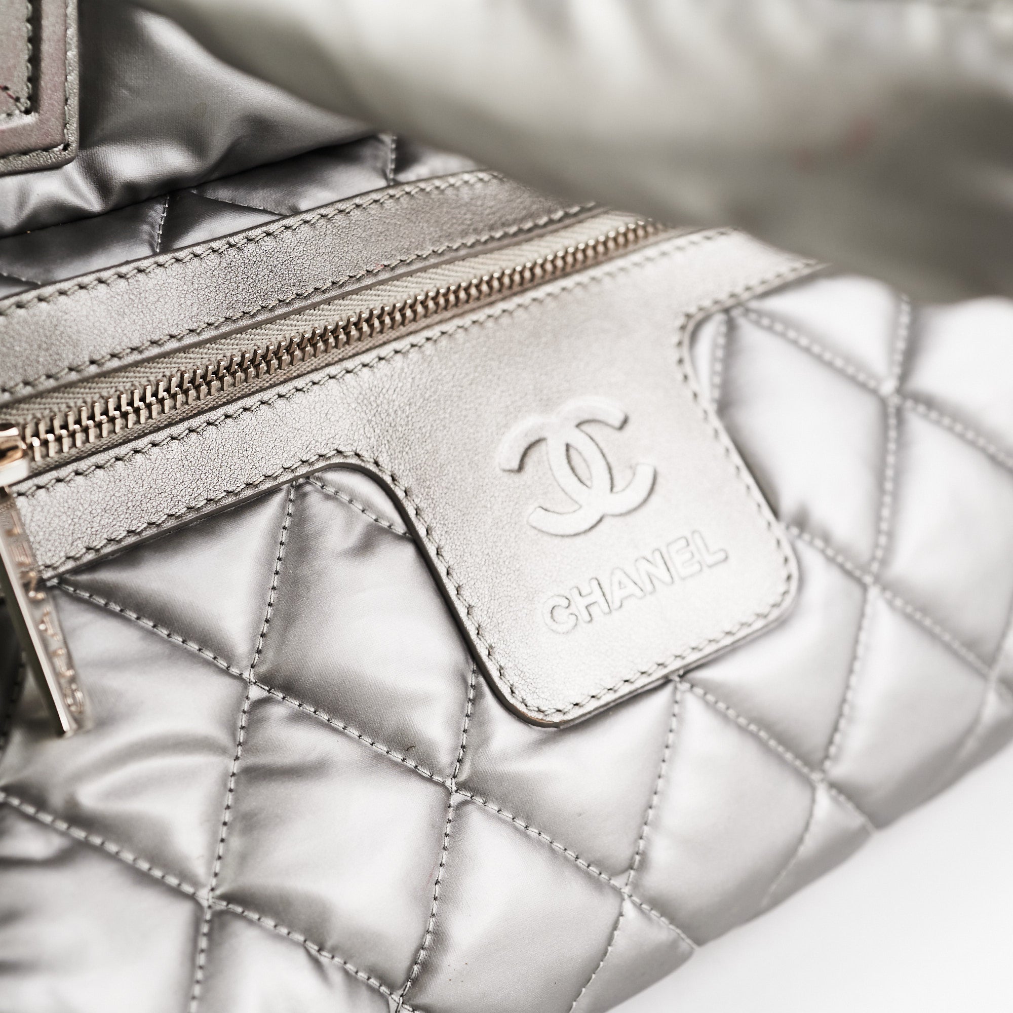 Chanel Coco Cocoon Tote Bag (SHG-33607) – LuxeDH