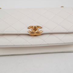 Chanel Seasonal Wallet On Chain WOC White