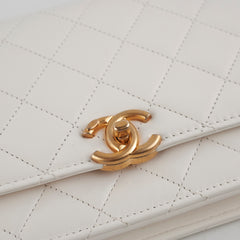 Chanel Seasonal Wallet On Chain WOC White