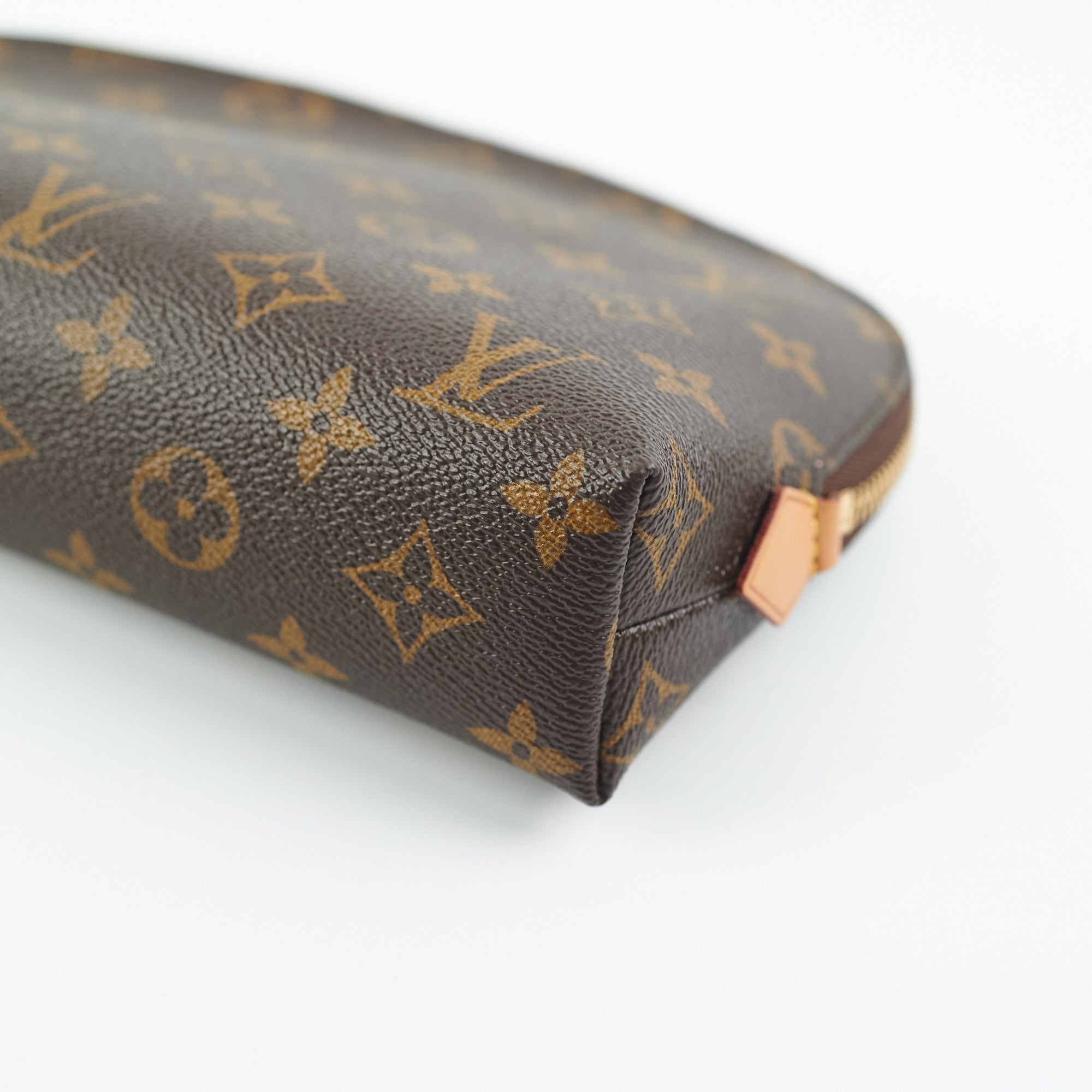 Louis Vuitton Cosmetic Pouch Monogram - THE PURSE AFFAIR