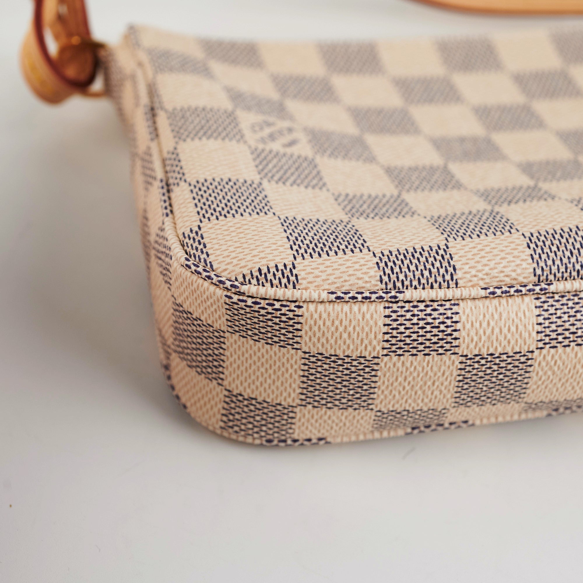 Auth LOUIS VUITTON Accessory Pochette Damier Azur Hand Bag Purse #52813