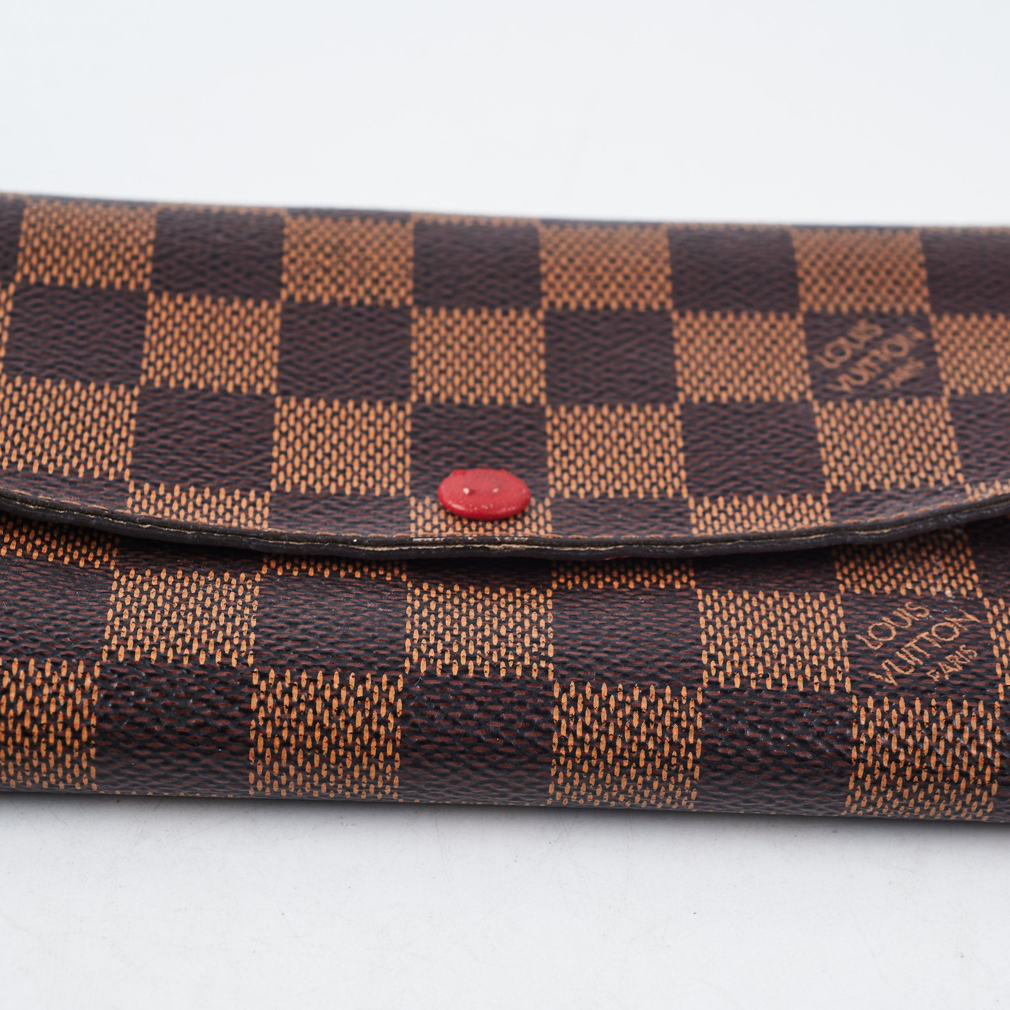 Louis Vuitton Emilie wallet. Which print & colour to choose? This one is Damier  Ebene canvas in …
