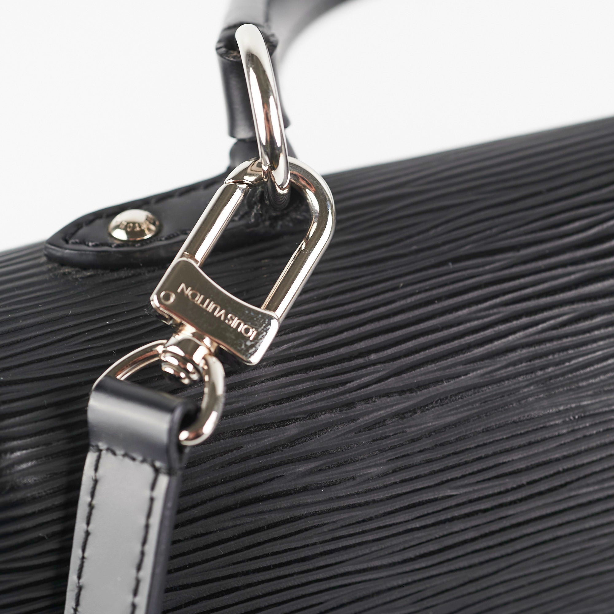 Louis Vuitton Epi Cluny - Black Bucket Bags, Handbags - LOU742575