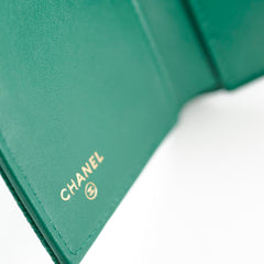 Chanel 18S Caviar Wallet Iridescent Emerald Green