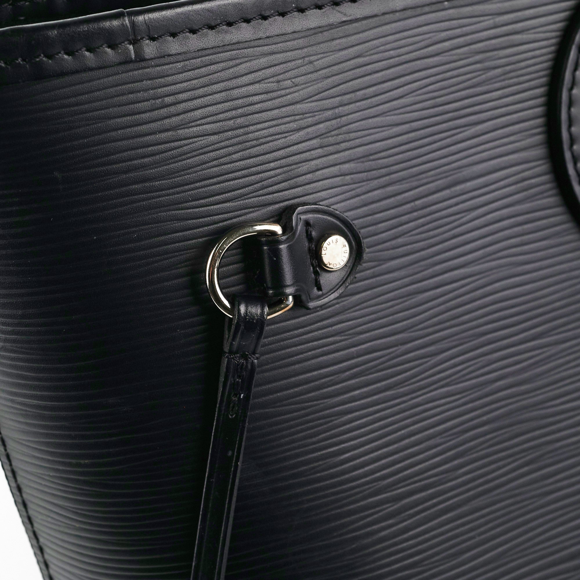 Louis Vuitton EPI Neverfull mm, Black, One Size