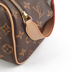 Louis Vuitton Dopp Kitt Toiletry Pouch Monogram