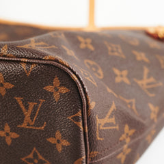 Louis Vuitton Neverfull MM Monogram Shoulder Bag