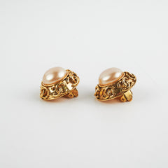 Chanel Vintage Clip On Round Gold Earrings Costume Jewellery