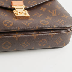 Louis Vuitton Pochette Metis Monogram