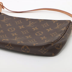 ITEM 1 -18022 Louis Vuitton Pochette