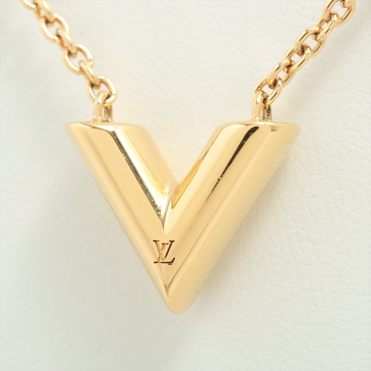 Louis Vuitton Essential V necklace curated on LTK