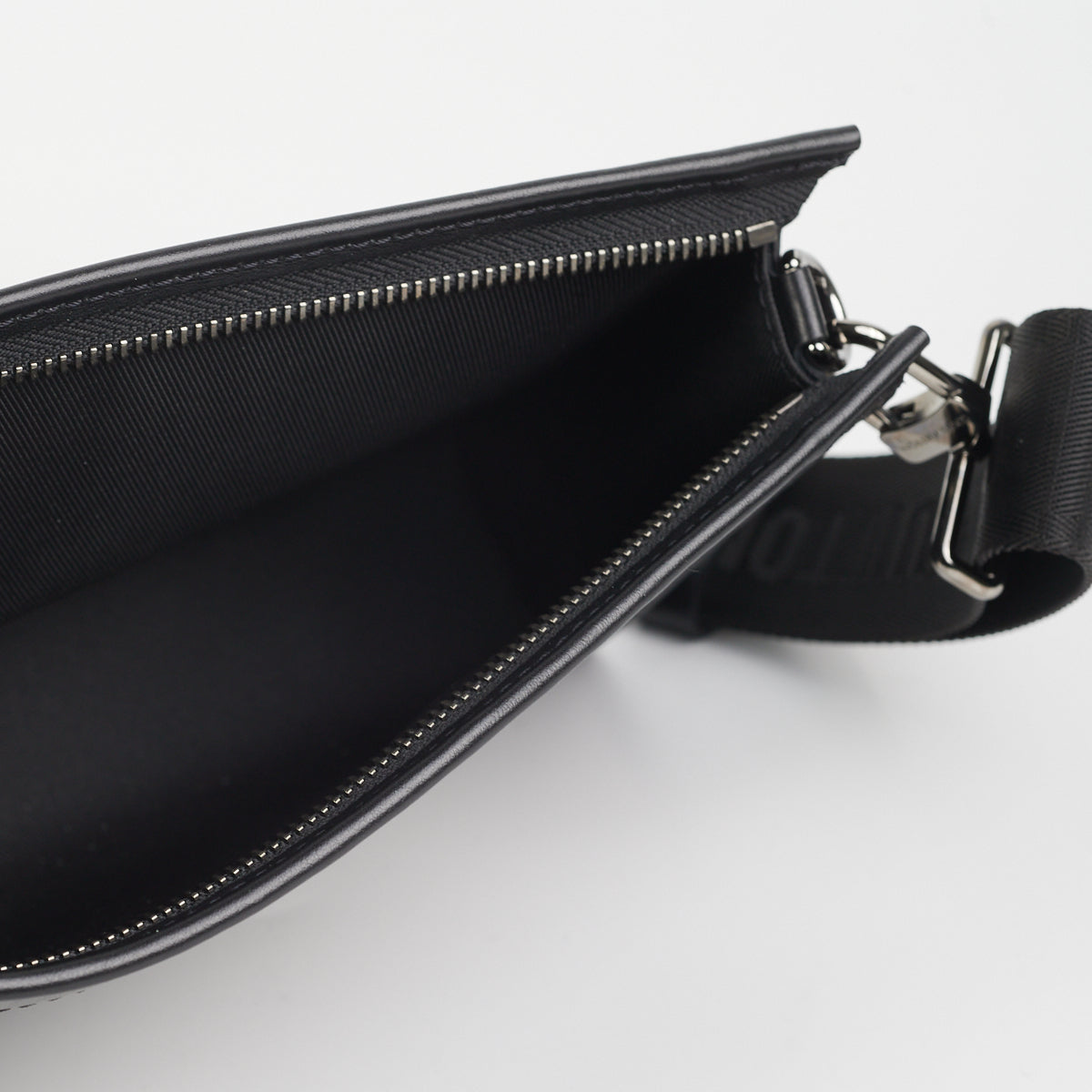 Louis Vuitton Gaston Wearable Wallet Black autres Cuirs