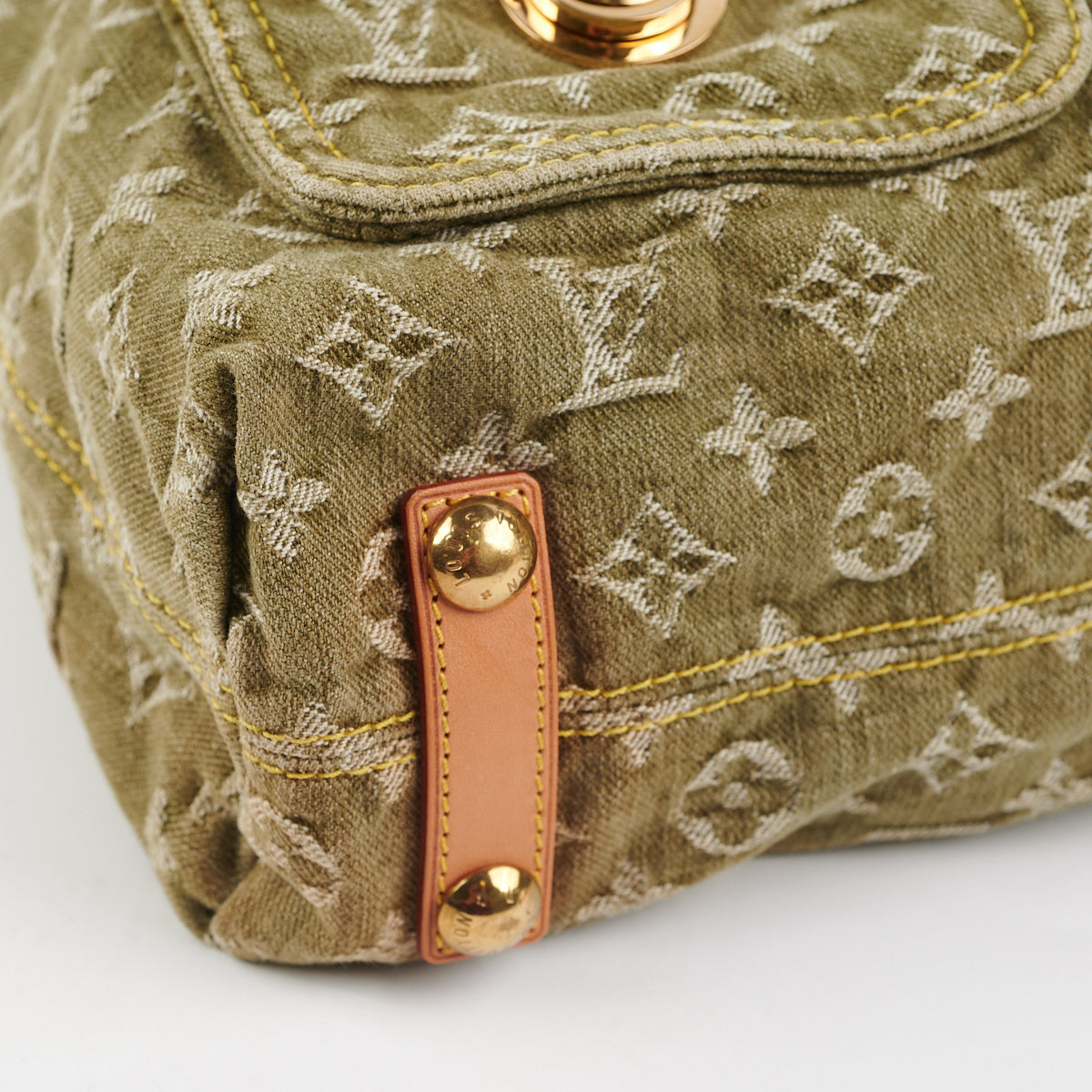 Louis Vuitton Baggy Handbag 377022