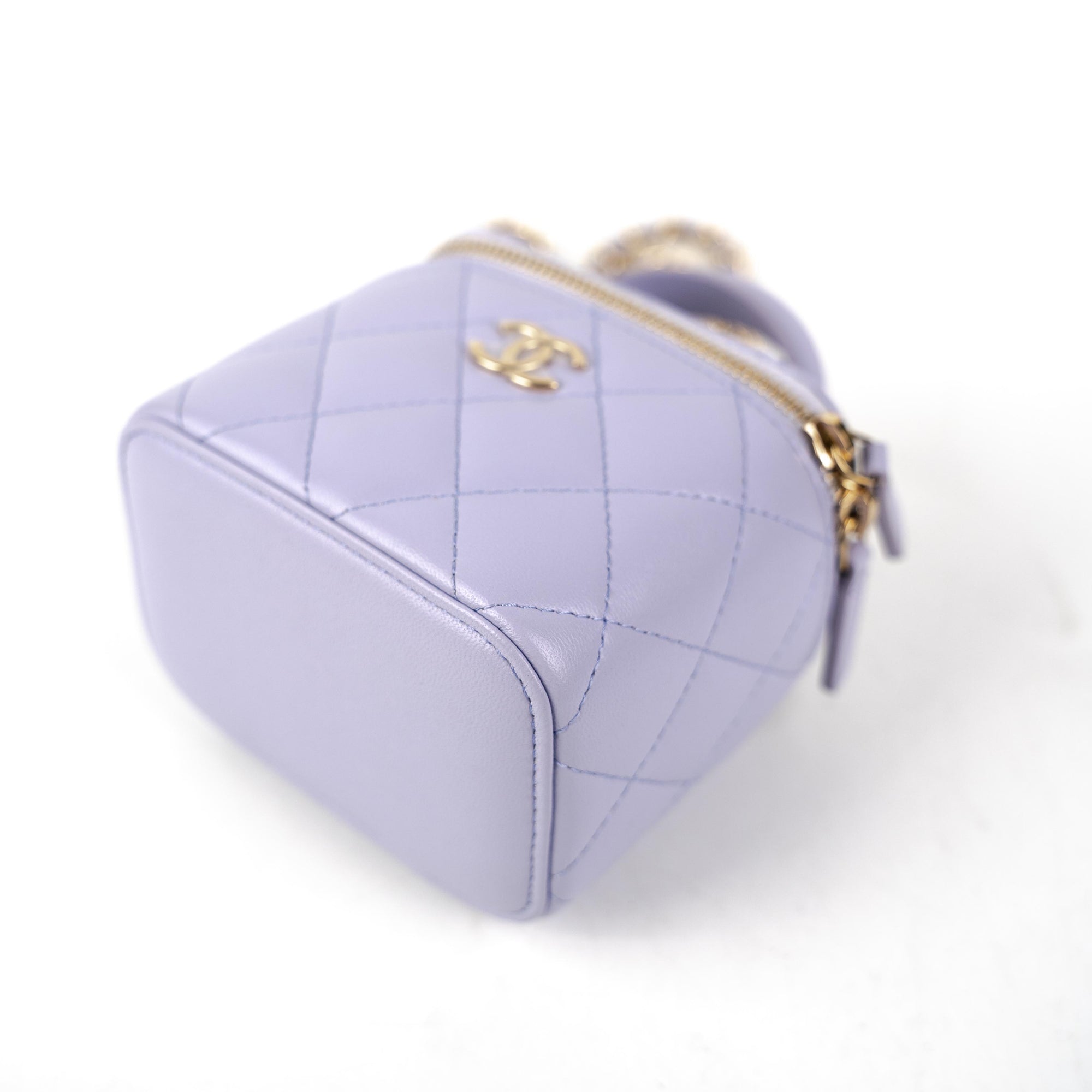 CHANEL Mini Vanity Case with Top Handle in 21K Lilac Lambskin