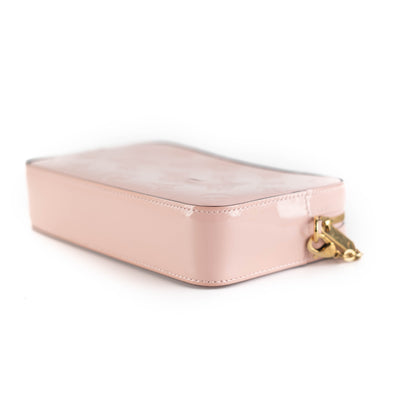 LOUIS VUITTON Vernis Camera Pouch Rose Ballerine | FASHIONPHILE