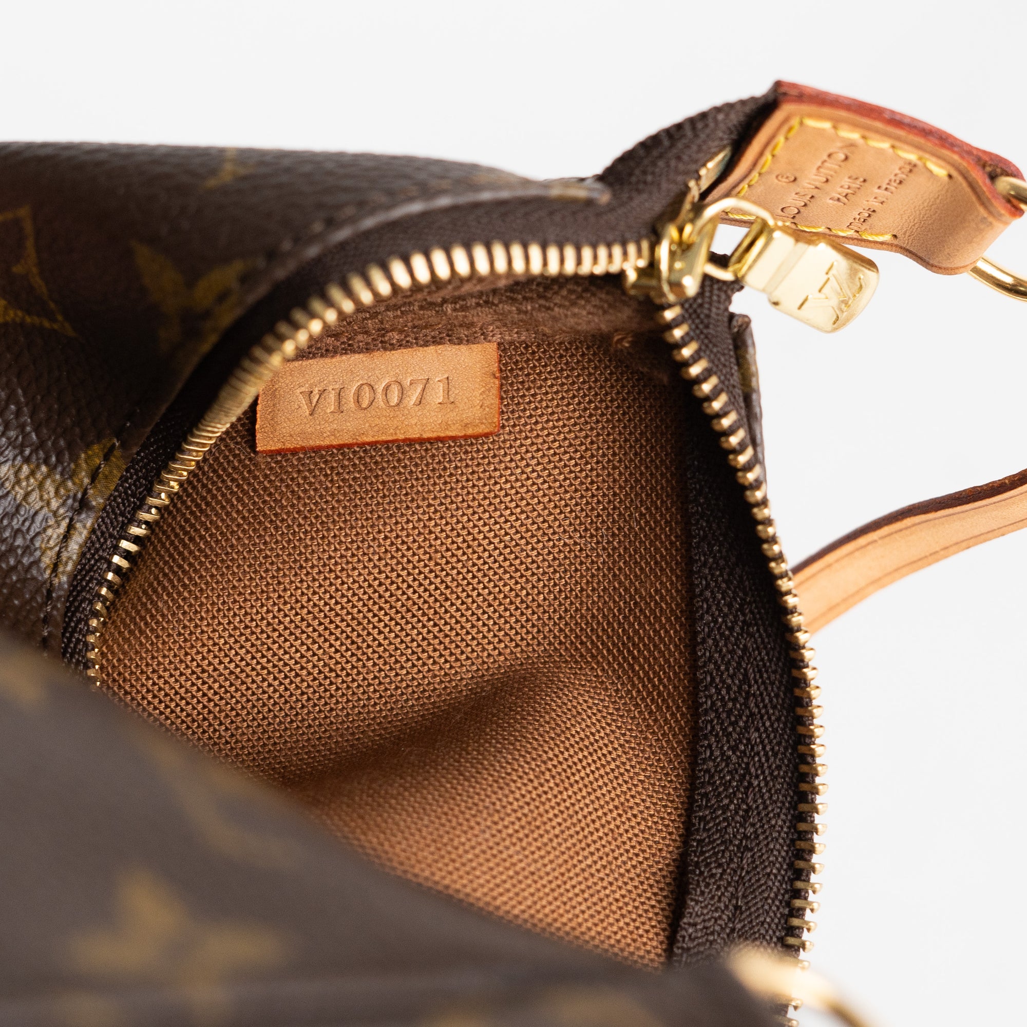 Louis Vuitton Pochette Accessoires Monogram (New Model) - THE PURSE AFFAIR