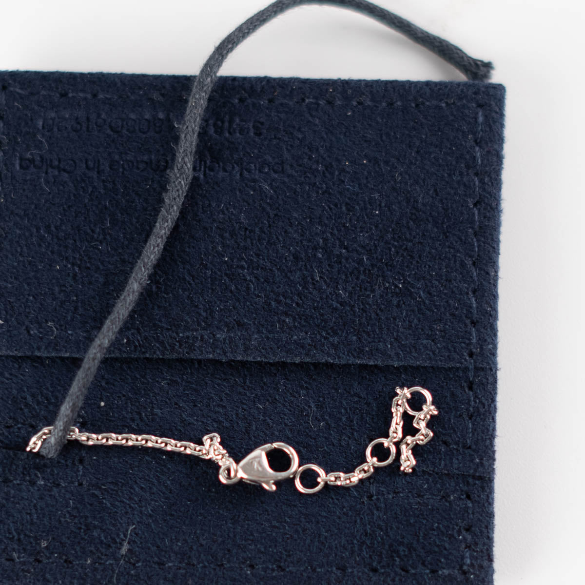 Louis Vuitton Idylle Blossom Monogram Bracelet, White Gold and Diamonds Grey. Size NSA