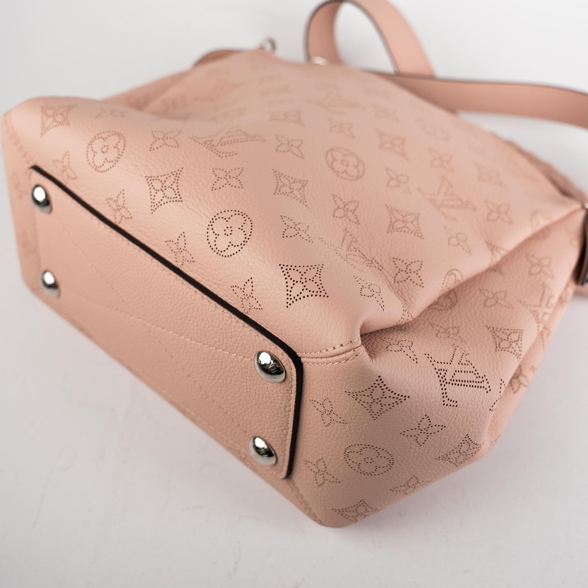 Louis Vuitton, Bags, Louis Vuitton Babylon Chain Bb 2way Shoulder  Crossbody Bag M52 Mahina Pink