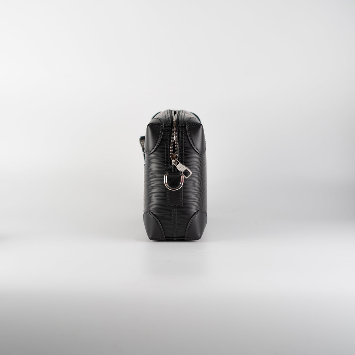 Supple Trunk Messenger Epi Leather Louis Vuitton
