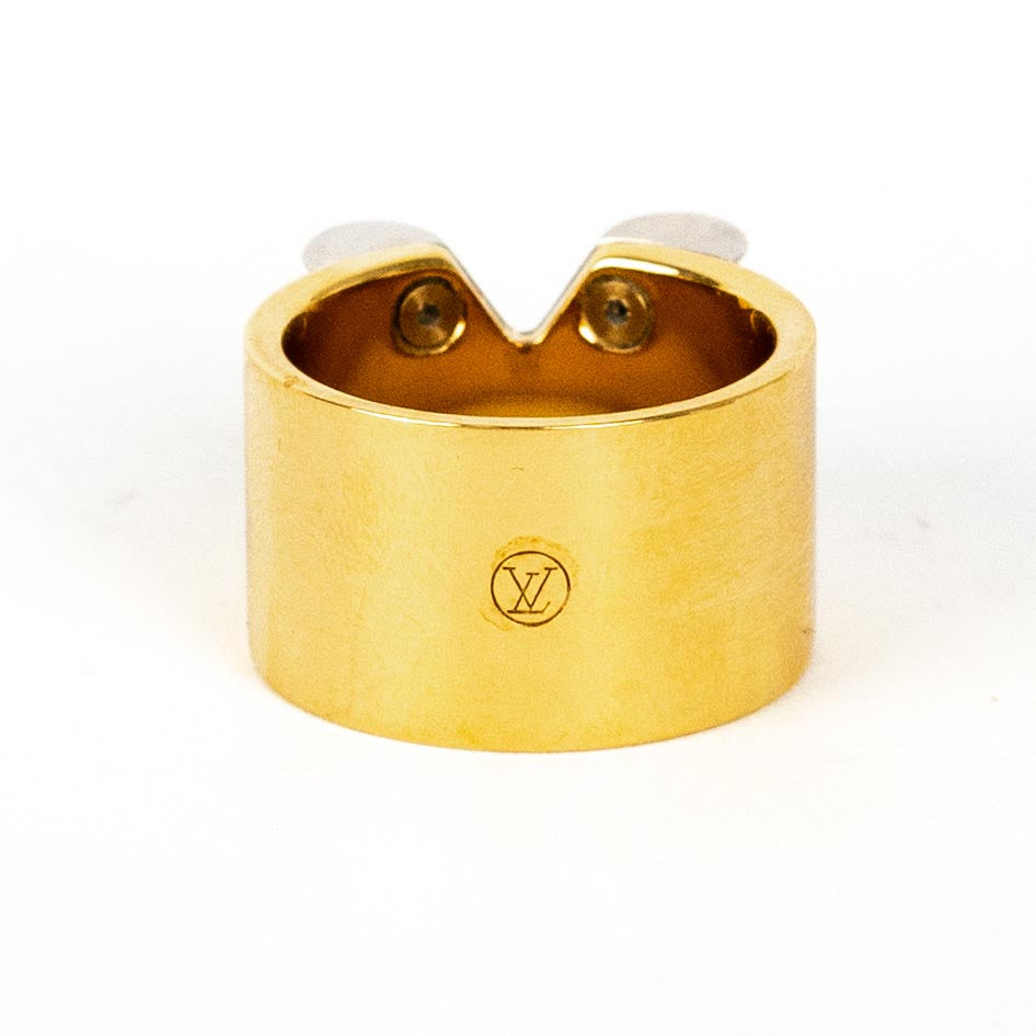 Essential v ring Louis Vuitton Gold size 4 ½ US in Metal - 11996541