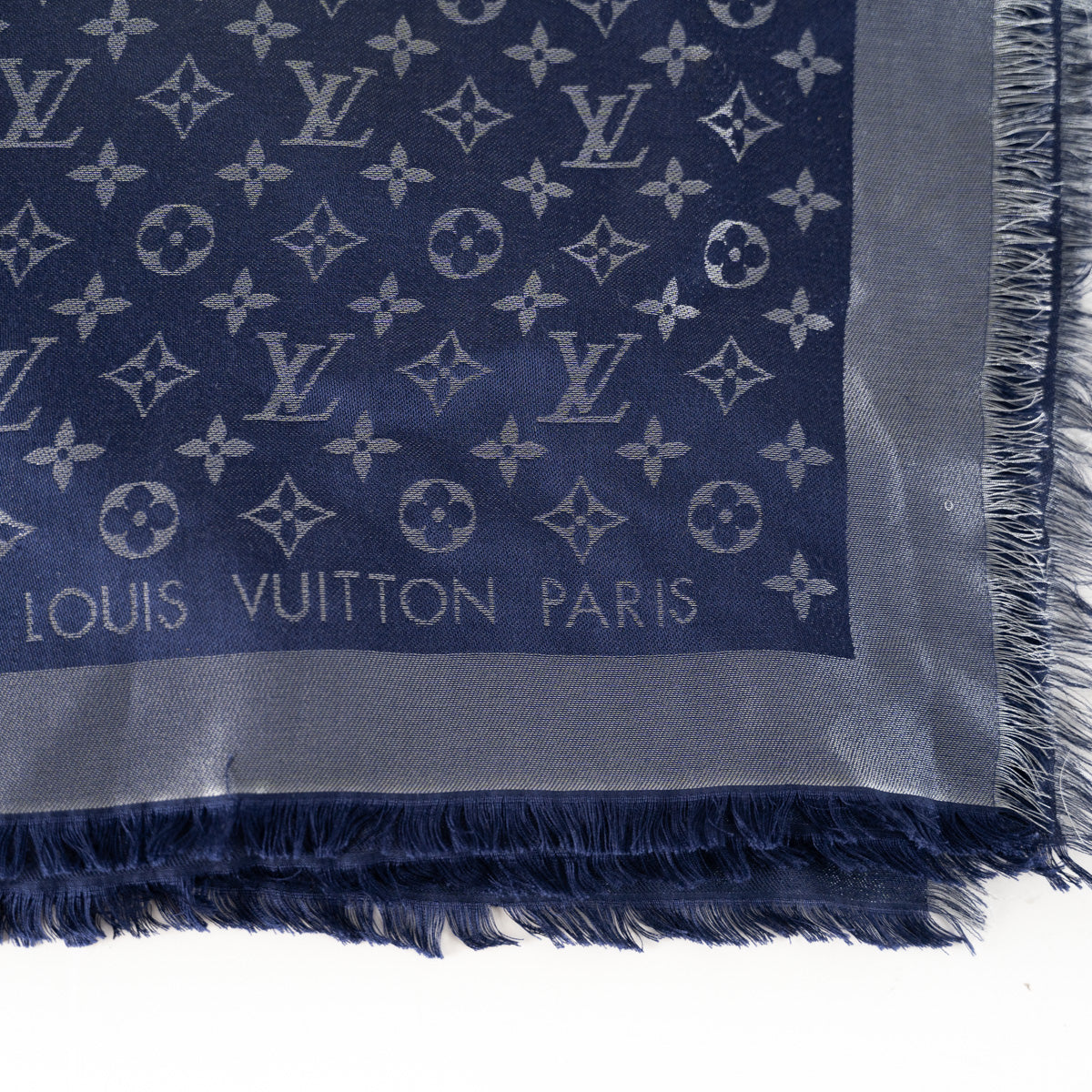 Louis Vuitton shine shawl bleu nuit  Lady Claras Collection