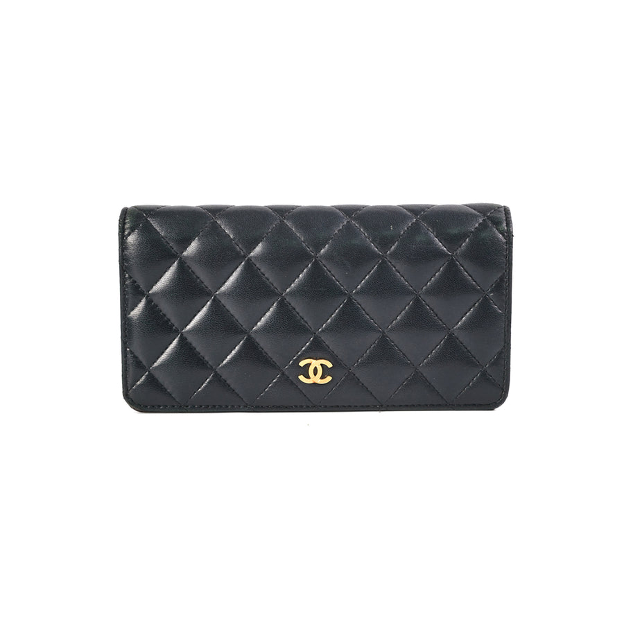 Shop CHANEL 2022-23FW CHANEL 19 Zipped Coin Purse by Ambermr