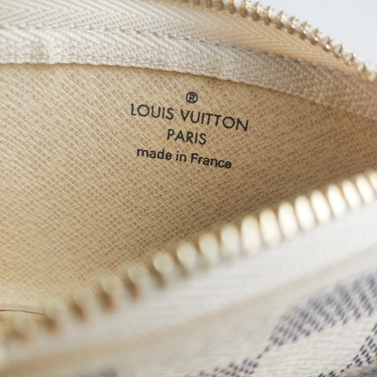 Louis Vuitton Damier Azur Key Pouch (SHF-8EsZE7) – LuxeDH