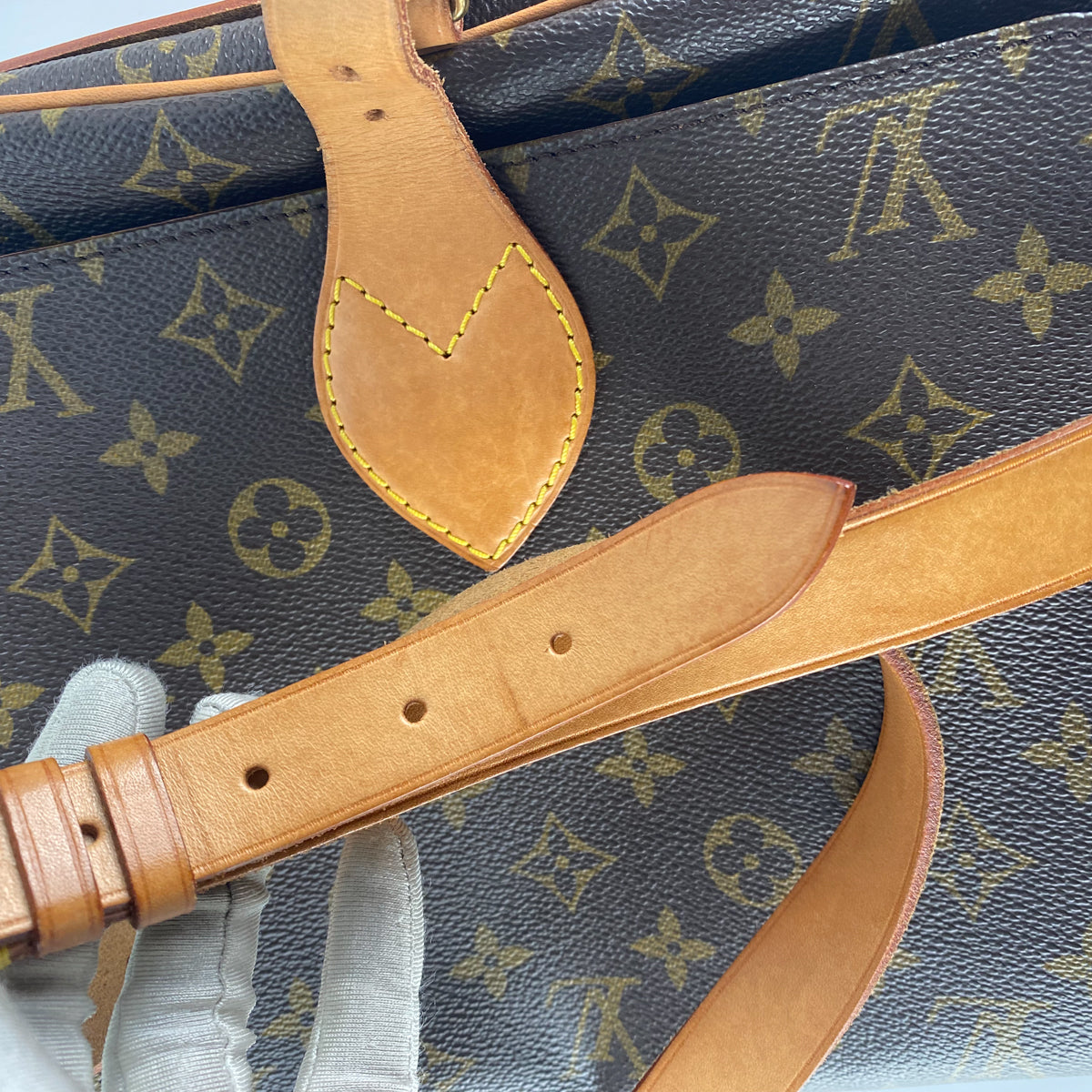 Vintage bag that held up 30+ years?! Louis Vuitton Cartouciere GM (Pros,  Cons, & Review)