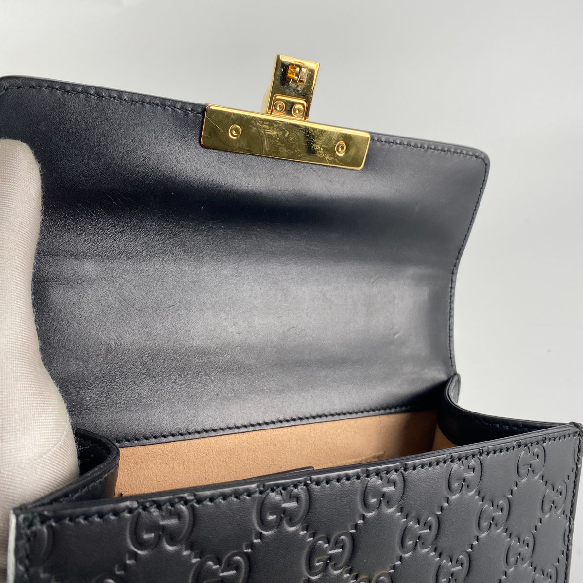 Gucci Medium Padlock Leather Shoulder Ba 409486 Black Pony-style calfskin  ref.981793 - Joli Closet