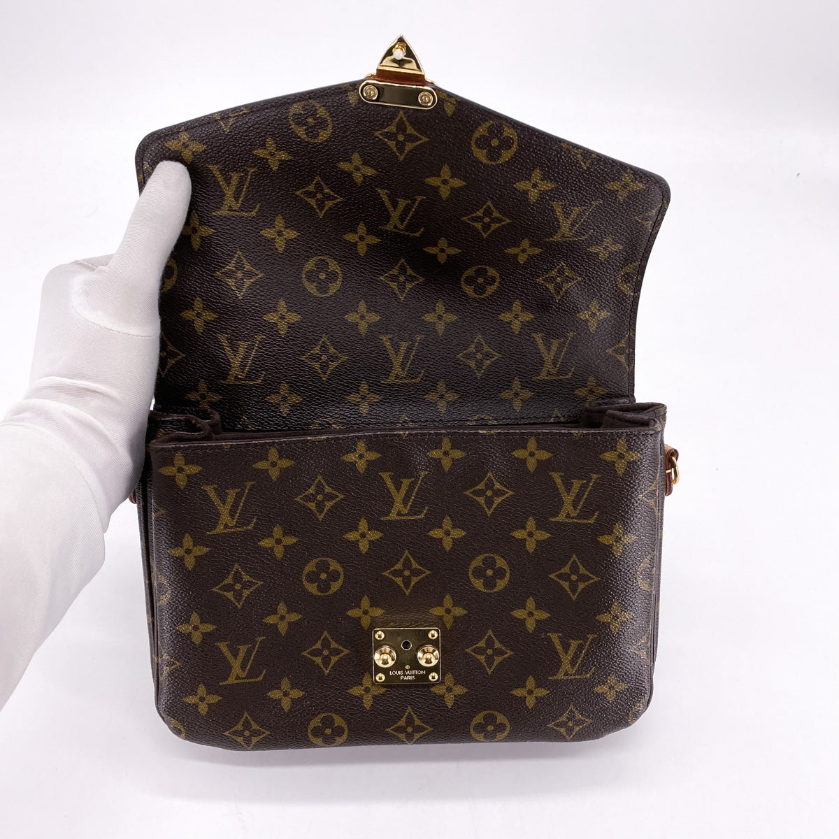 Louis Vuitton Pochette Metis M44875 Monogram Mm 2way Hand Shoulder Bag  $33,999.00 Preloved ♻️ Full set…