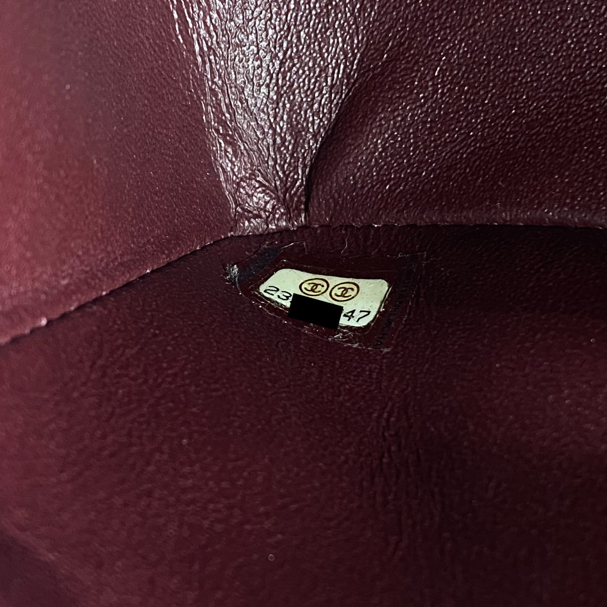 Shop CHANEL Large Classic Handbag (AP0221 Y33352 C3906) by LONDO