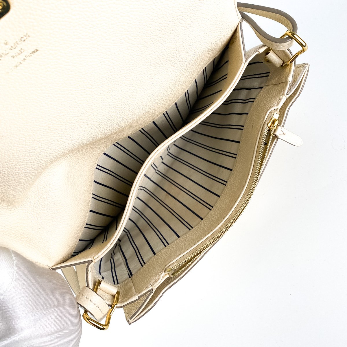 Louis Vuitton White Monogram Empreinte Surene BB Leather ref.658195 - Joli  Closet