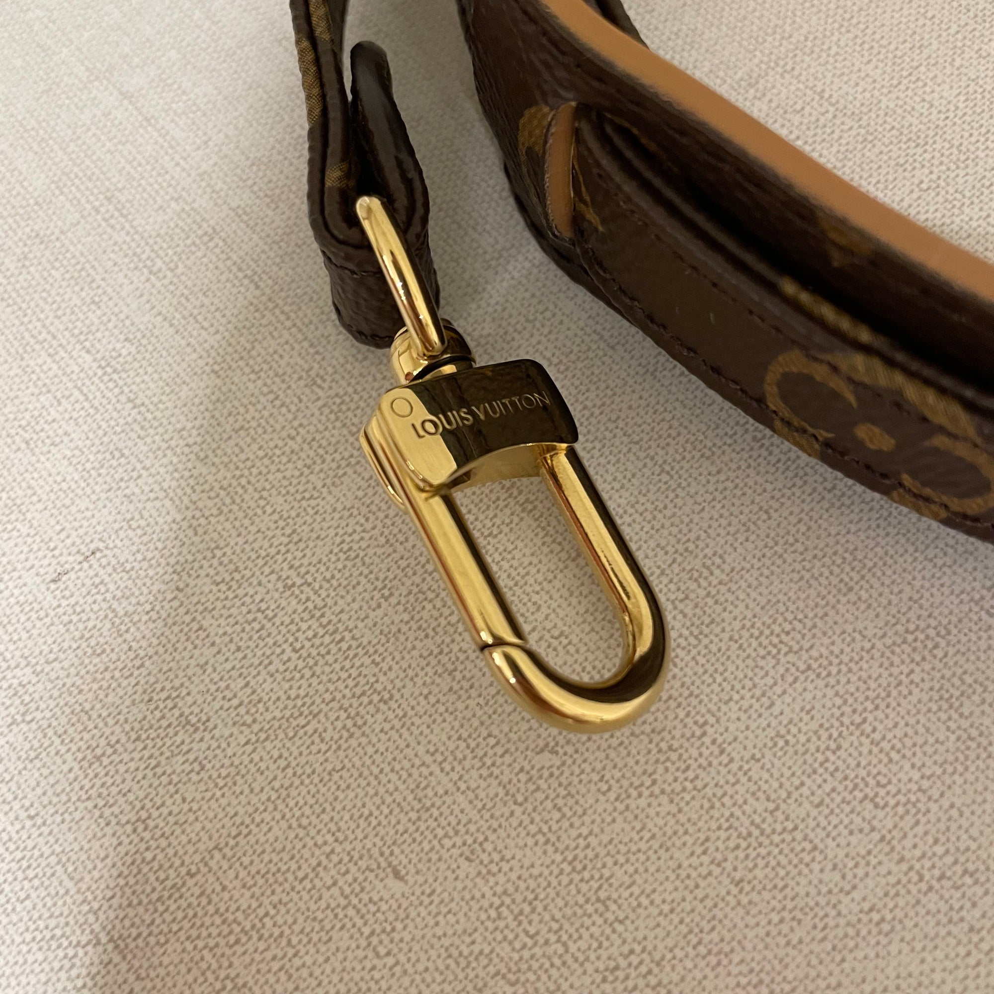 Louis Vuitton Monogram Adjustable Shoulder Strap (SHG-5ZdyN4) – LuxeDH