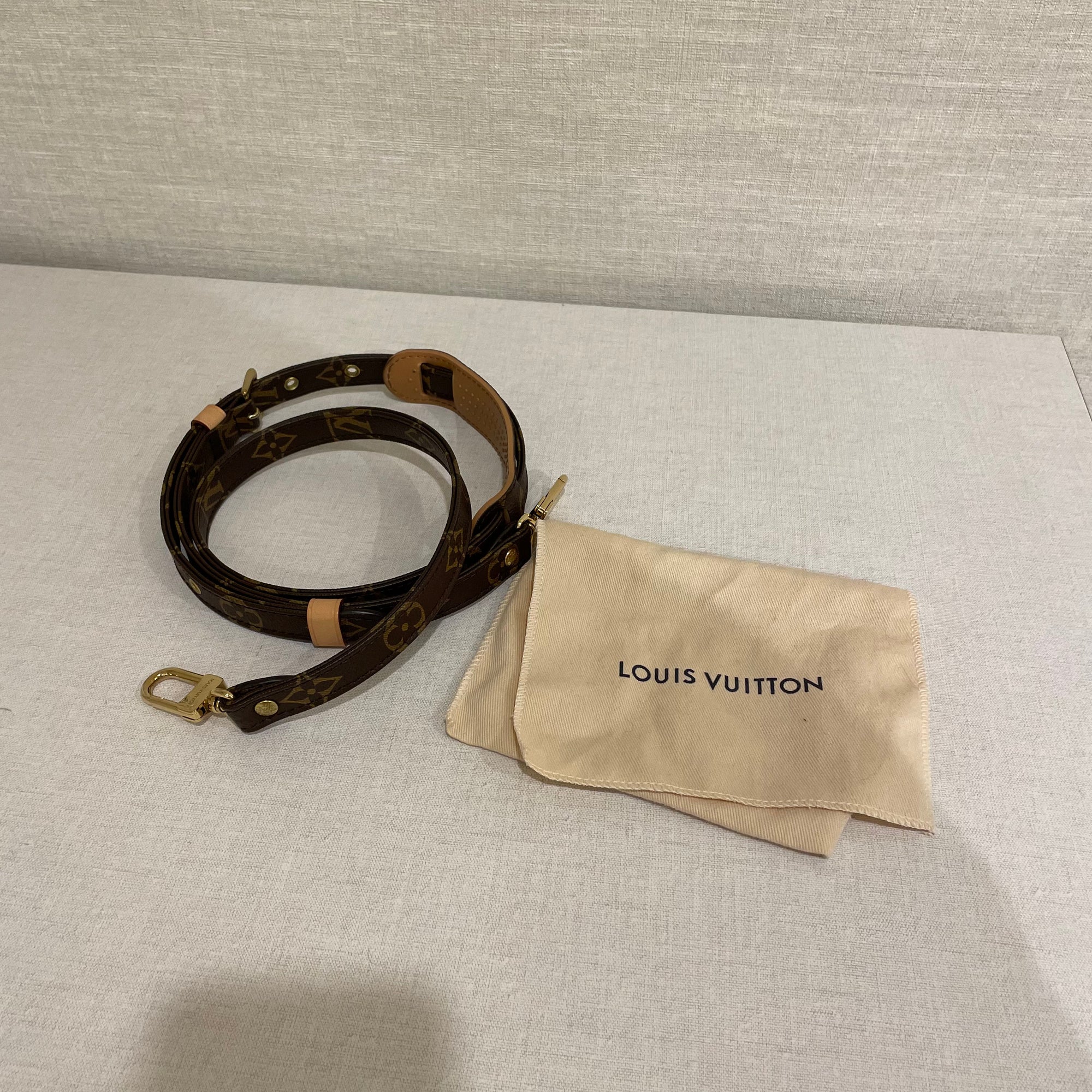 Louis Vuitton Reverse Monogram Canvas Adjustable Strap (SHF-18427) – LuxeDH