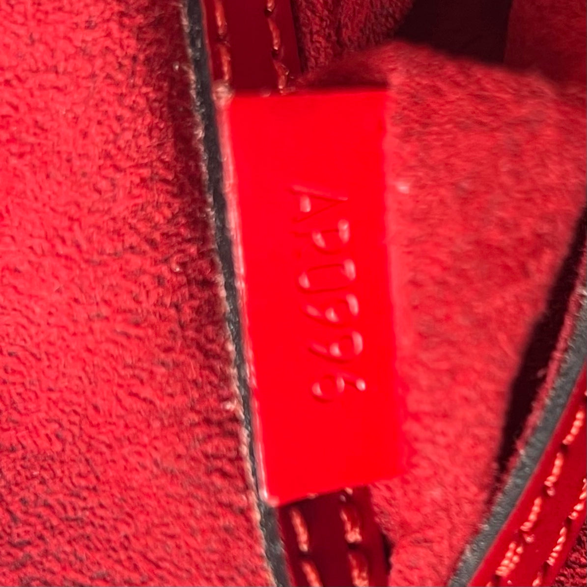 Louis Vuitton // 1999 Red Epi Alma PM Bag – VSP Consignment