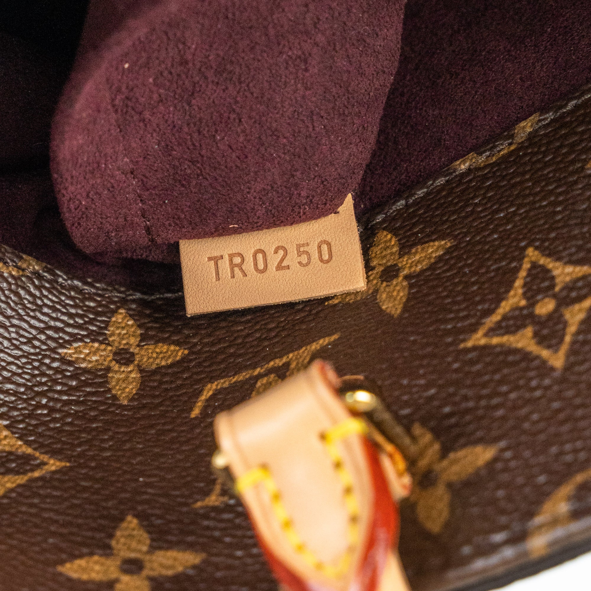 Louis Vuitton Montaigne Handbag 386231