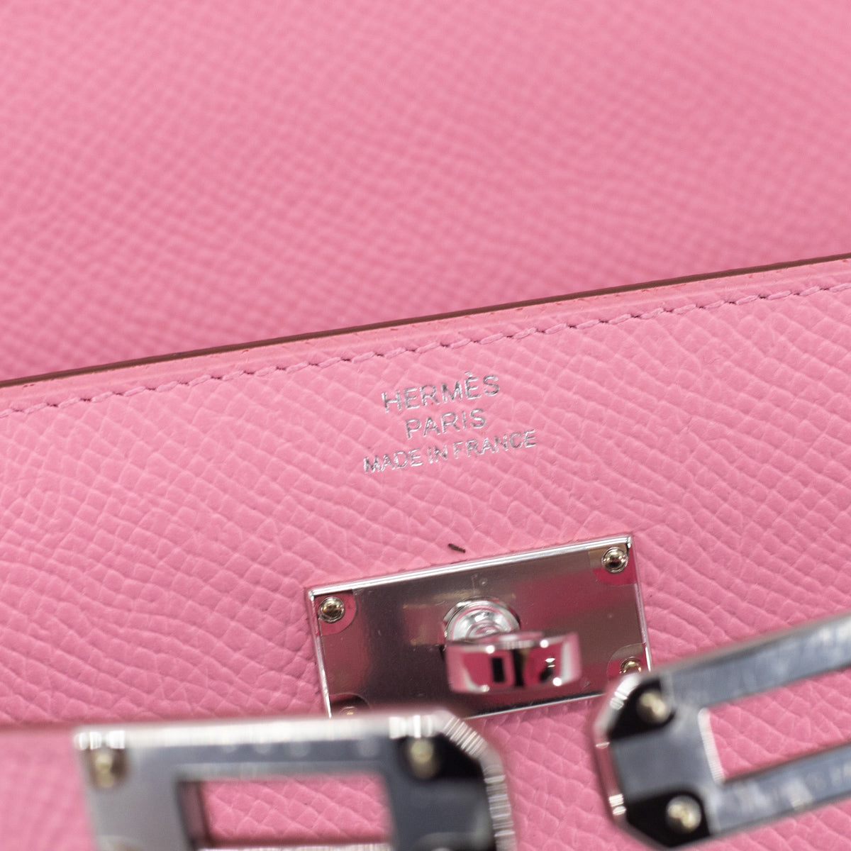 Kelly To Go Wallet rose confetti with silver hardware - HERMÈS